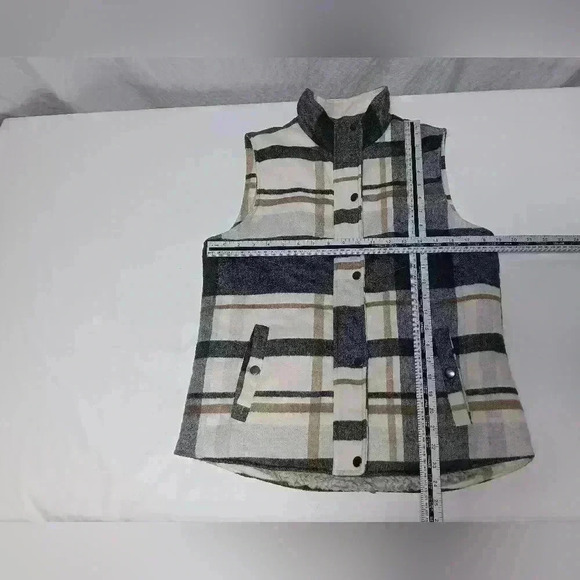 Thread & Supply  plaid & Shearling Vest. Size s - Picture 3 of 7
